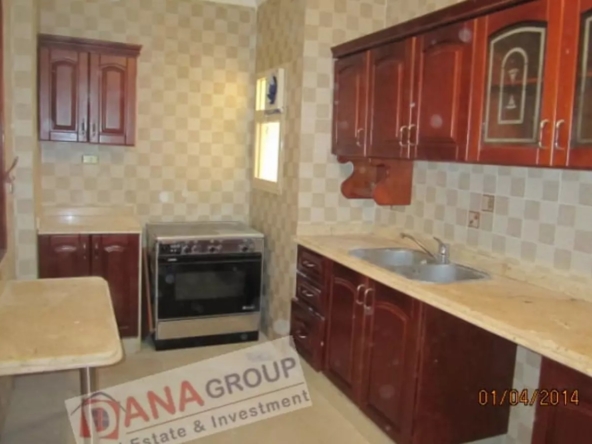 شقة مرحلة تانية للبيع بموقع ممتاز