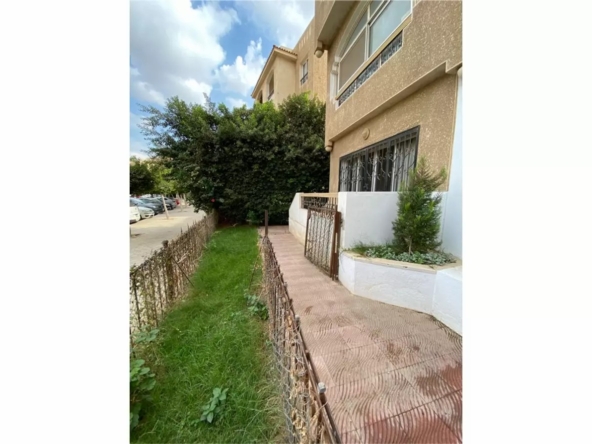 شقة للبيع في بيفرلي هيلز