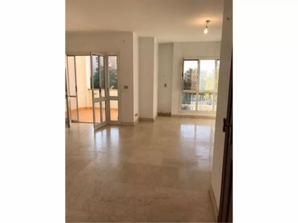 شقة للبيع في بيفرلي هيلز 1000