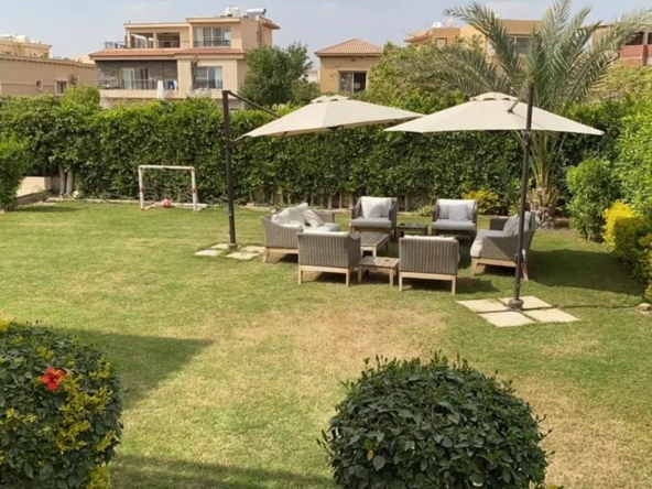 شقة للبيع في بيفرلي هيلز 1200