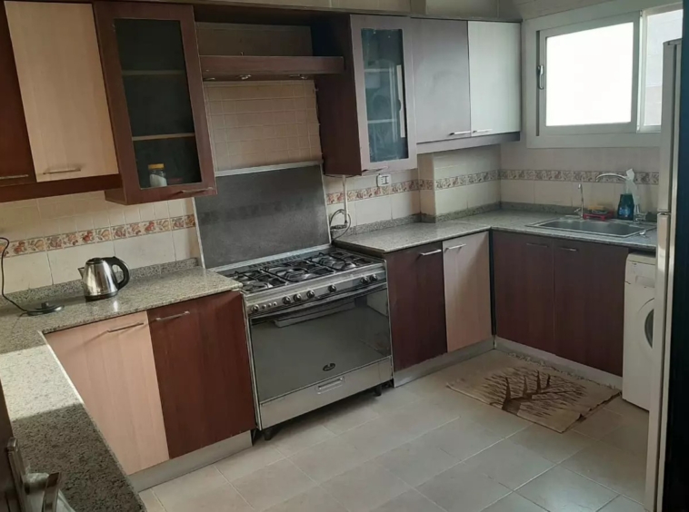 شقة للبيع في بيفرلي هيلز 900