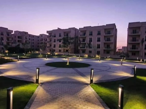 شقه للبيع بحديقه استلام فورى فى كمبوند ديار